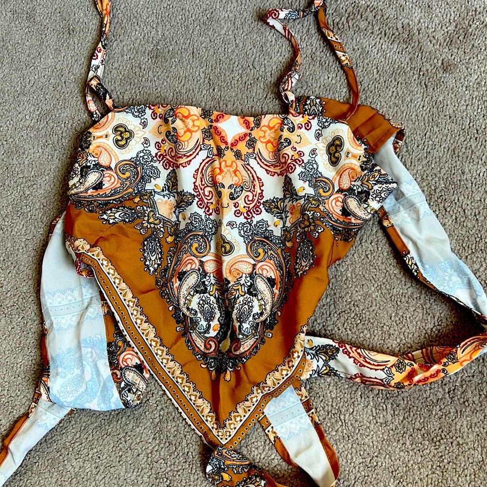 SHEIN nwt top tie in back bandana